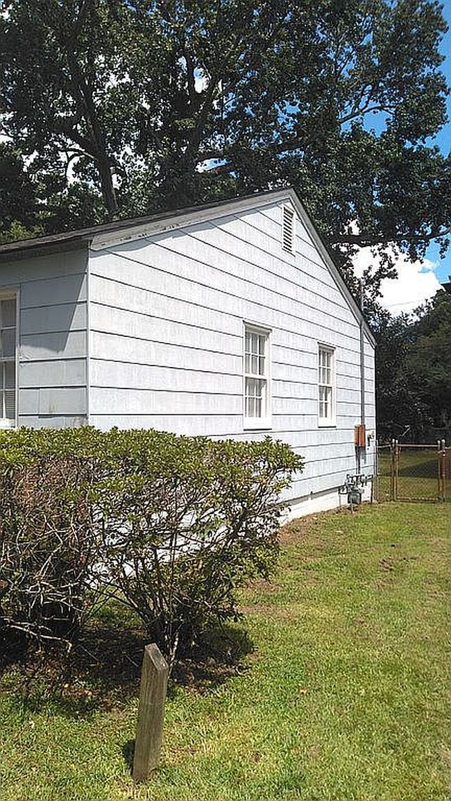 Photo of 30 Goebel Ave, Savannah, GA