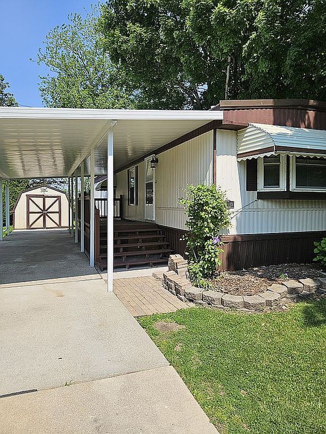Photo of 3910 W Jefferson Ave