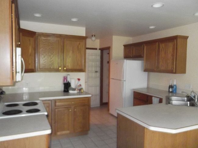 Photo of 3093 Creekwood Cir, Bay City, MI