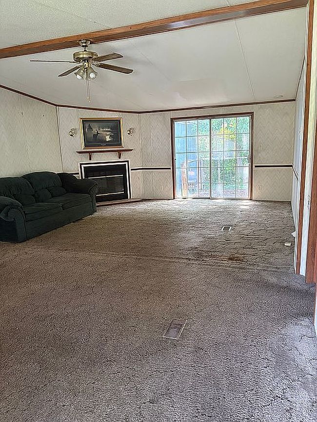 Photo of 4 Hurst Dr, Laurel, MS
