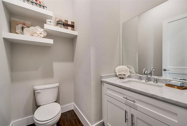 Preview of property located at 4226 Roseland Ave #203