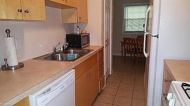 Photo of 2810G Carriage Dr, Winston Salem, NC