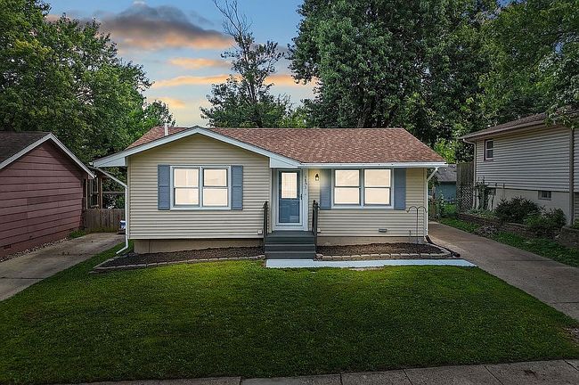 Photo of 1851 Pleasant View Cir, Des Moines, IA