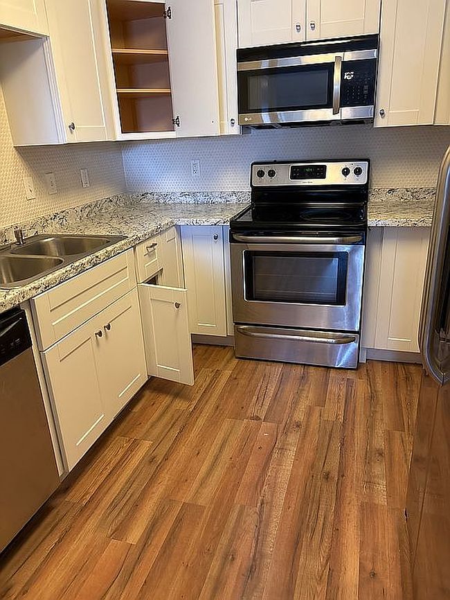Photo of 5718 Marvin Loving Dr Apt 117, Garland, TX