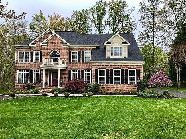 Photo of 1006 Young Ave, Herndon, VA