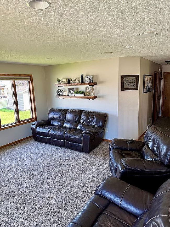 Image of 1809 Pentland St