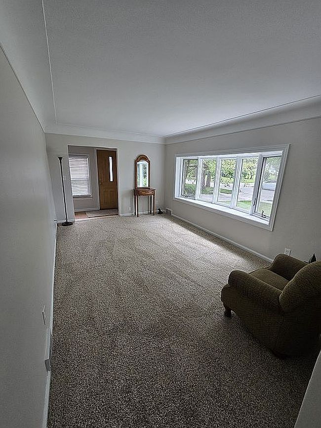 Photo of 22925 Euclid St, Saint Clair Shores, MI