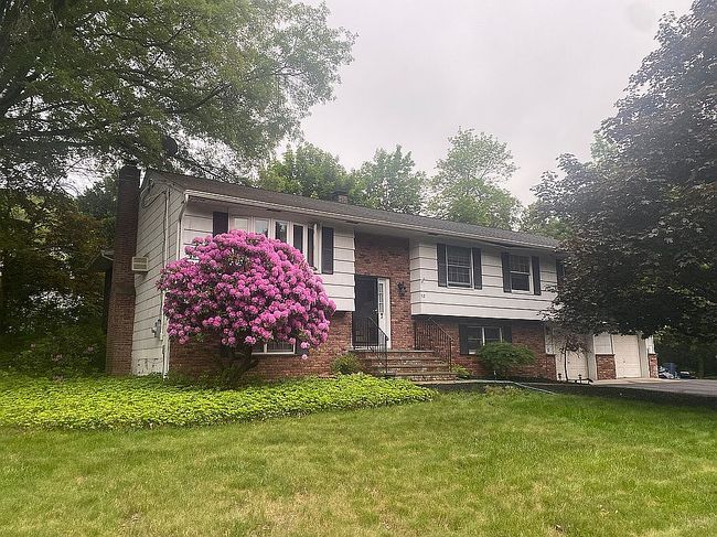 Photo of 52 Woodland Rd