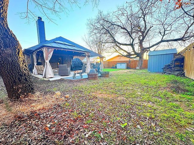 Photo of 207 Newton St, Valley View, TX