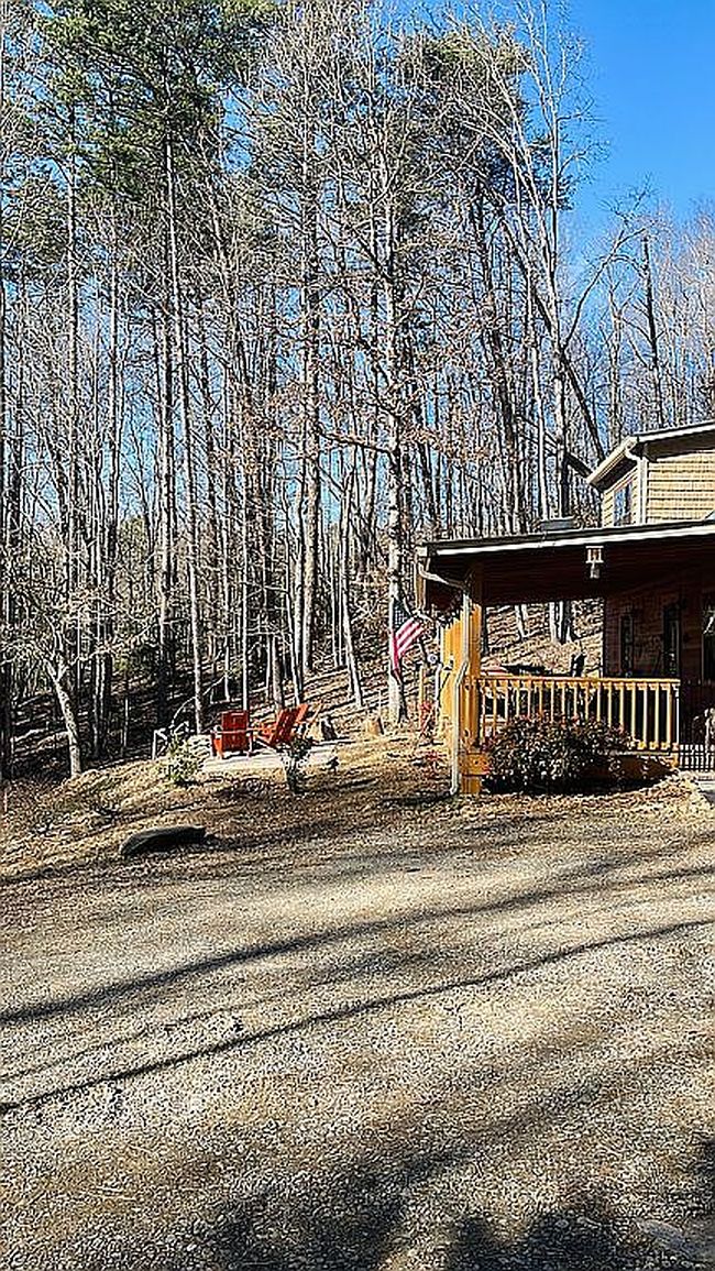 Image of 135 Edens Ln