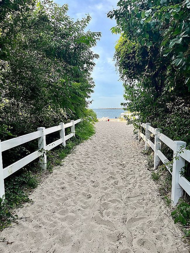 Image of 4840 Bay Landing Dr
