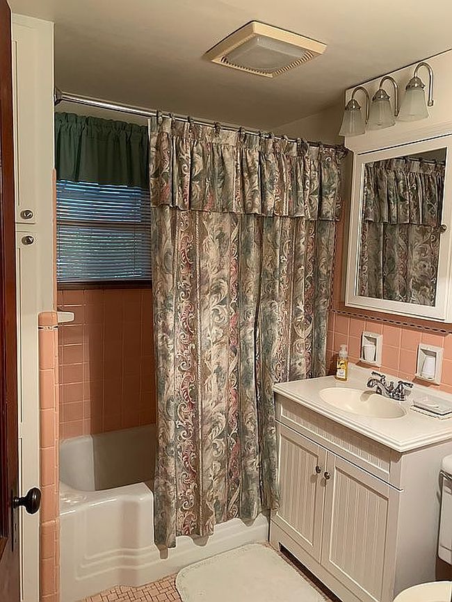 Additional photo 2 of property located at 504 Thomas St