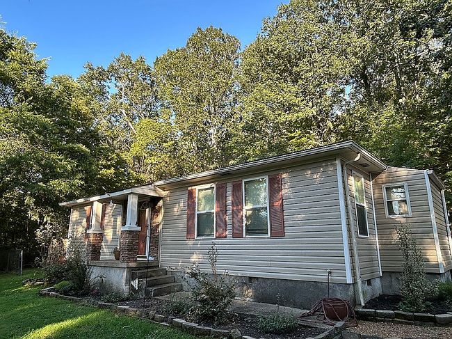 Photo of 221 Highland Dr