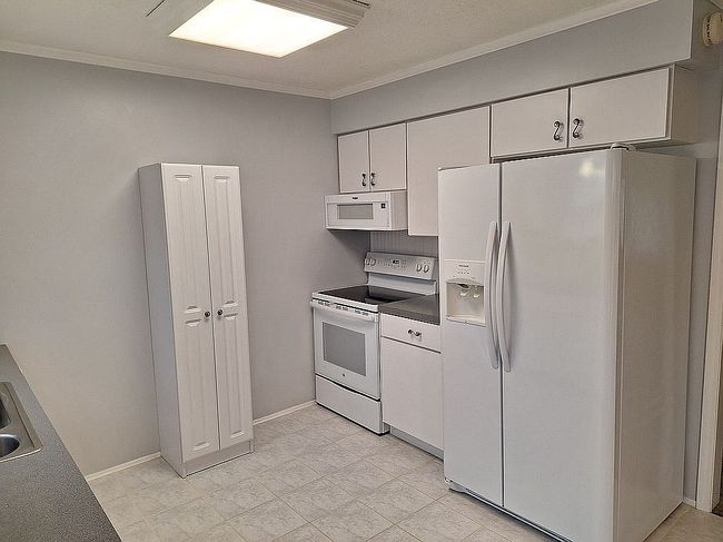 Photo of 4130 Elmhurst Rd, Waterford, MI