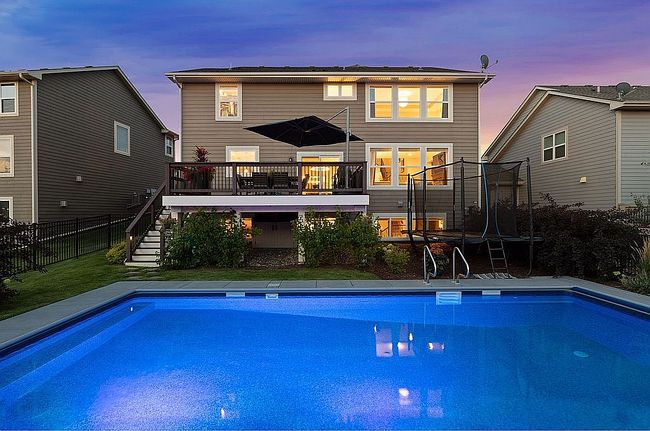 Photo of 8808 Bellevue Ct, Chanhassen, MN