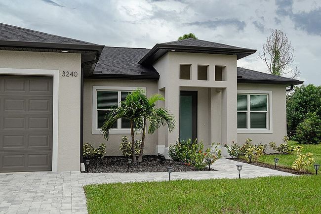 Image of 3240 Chastain St
