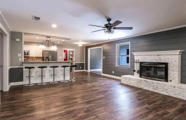 Photo of 1609 Greenway St, Gilmer, TX