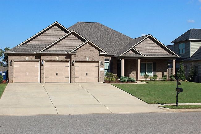 215 Somerdale Ln, Huntsville, AL