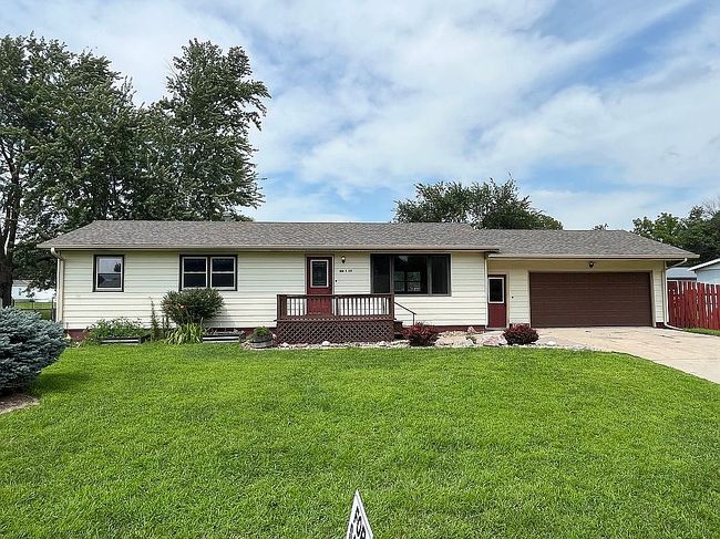 Photo of 808 E 1st St, Neligh, NE
