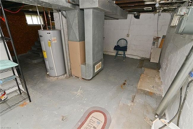 Photo of 65 Park Ave, Struthers, OH