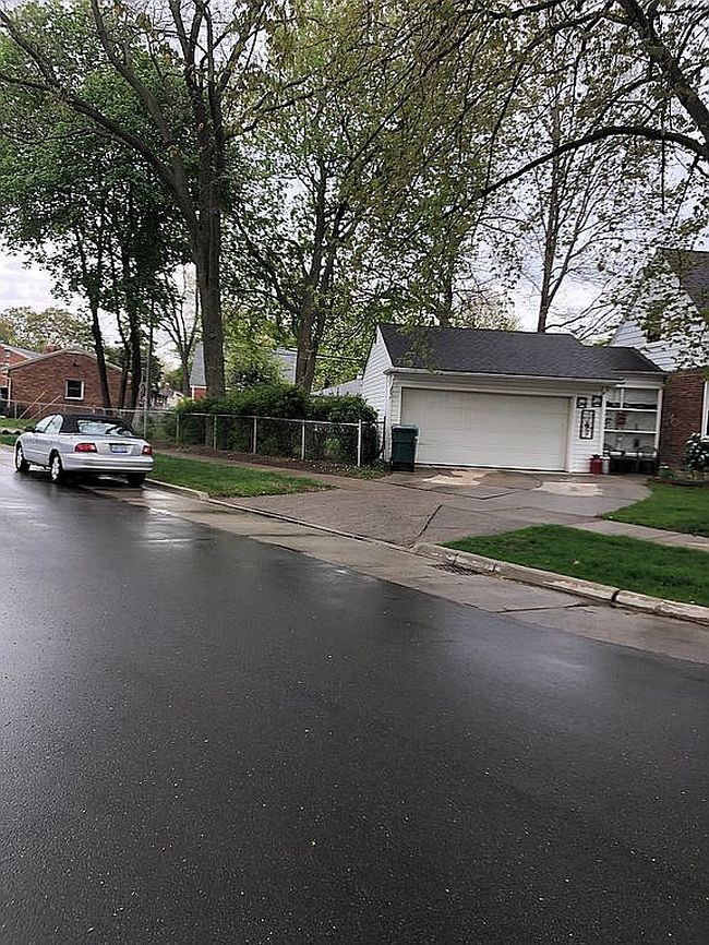 Photo of 3201 Croissant St, Dearborn, MI