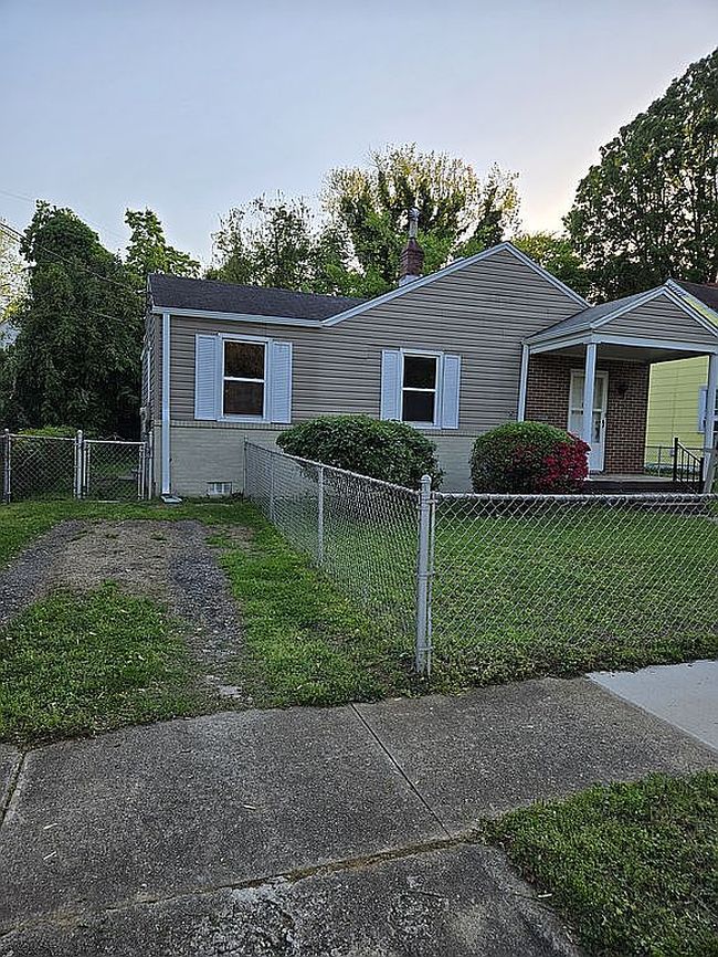 Photo of 909 Lanier Ave, Danville, VA