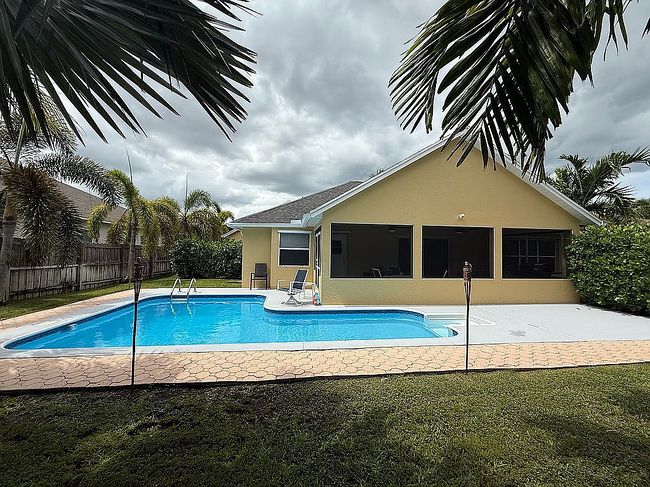 Photo of 524 Sw Crawfish Dr, Port Saint Lucie, FL