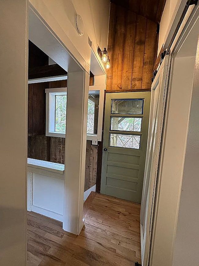 Photo of 88 Mountain Farm Rd, Burnsville, NC