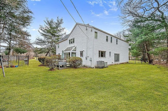 Image of 132 Old Westbury Rd