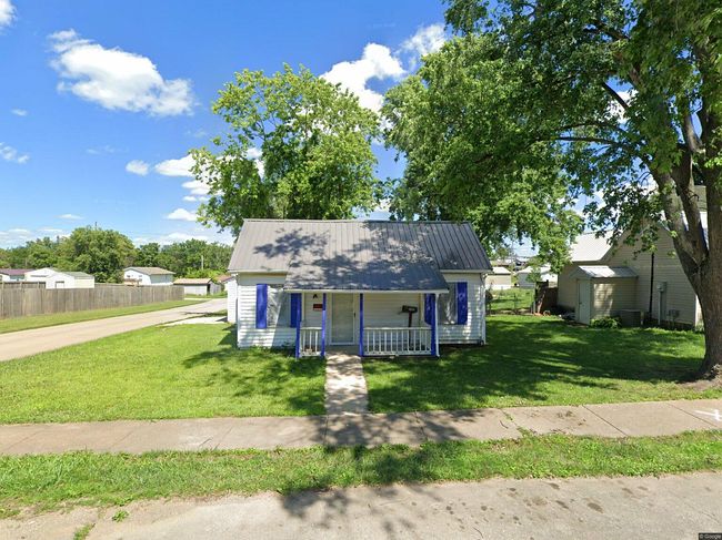 Image of 702 S Vandervoot St