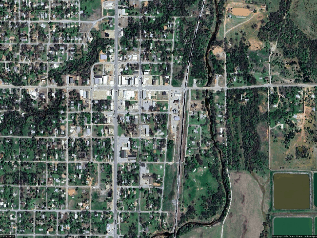 Photo of 104 Hill Ave, Comanche, OK