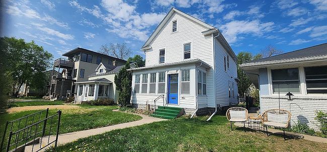 Image of 3816 Grand Ave S
