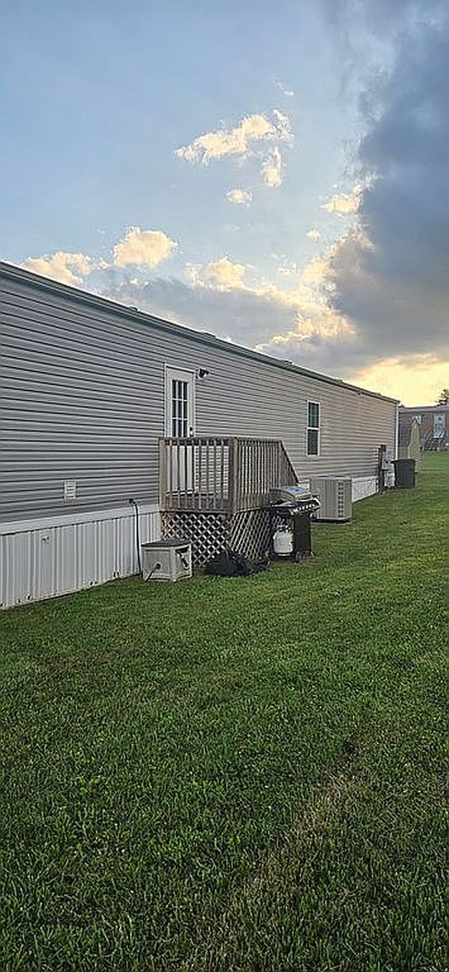 Photo of 17 Dixie Blvd, Hendersonville, NC
