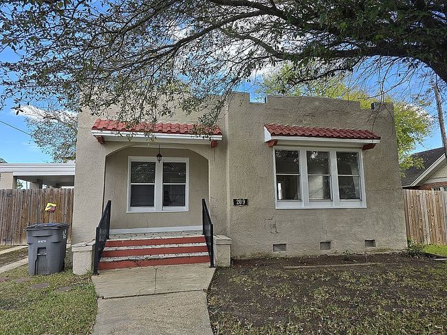 Preview of property located at 209 S Walnut Ave