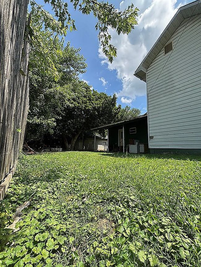 Photo of 105 S 3rd St, Racine, OH