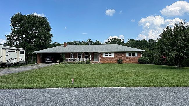 Photo of 5305 Belews Creek Rd, Walkertown, NC