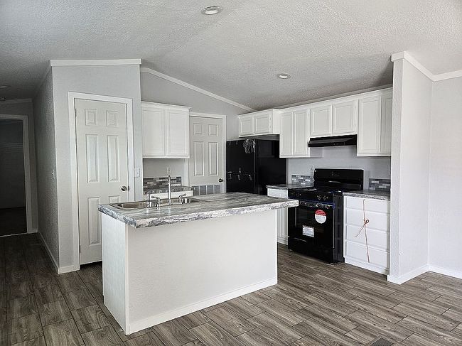 Additional photo 2 of property located at 609 Horseshoe Trl Se