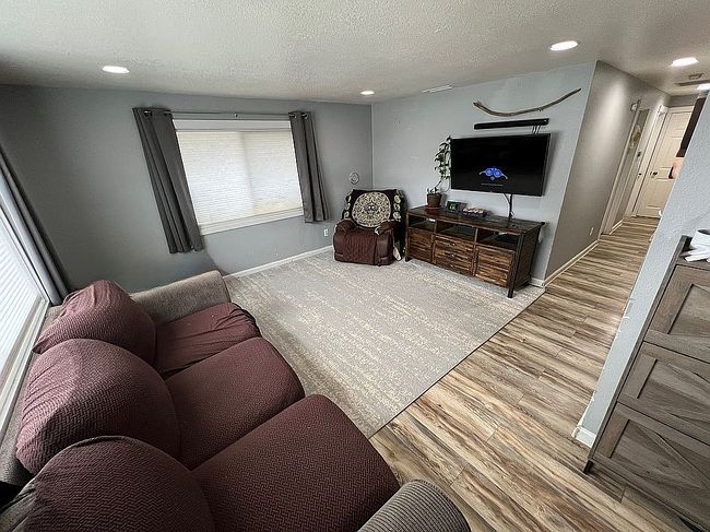 Additional photo 2 of property located at 572 Se Jetty Ave