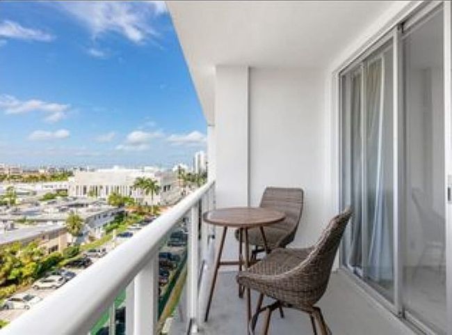 Additional photo 2 of property located at 9381 E Bay Harbor Dr Apt 701N