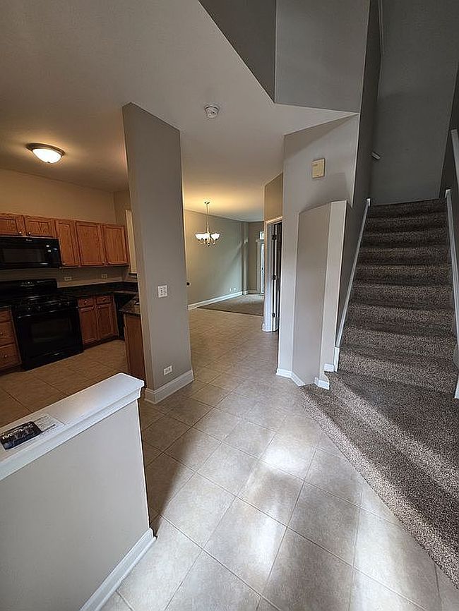 Photo of 1409 Doolittle Ln, Grayslake, IL