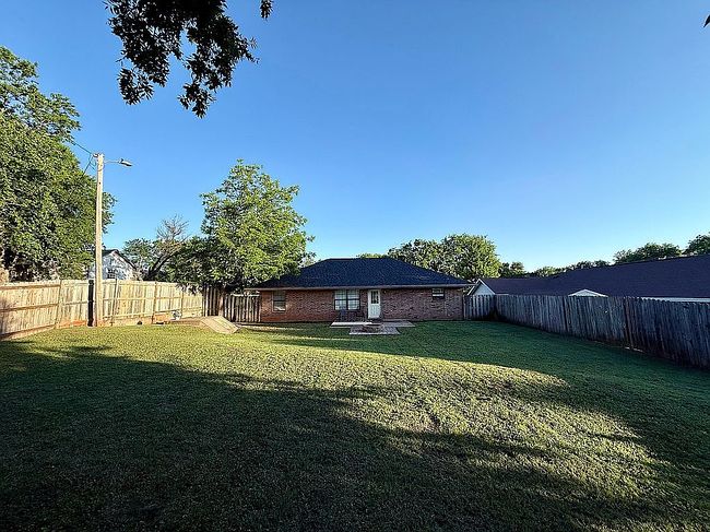 Image of 1102 W Atoka Ave