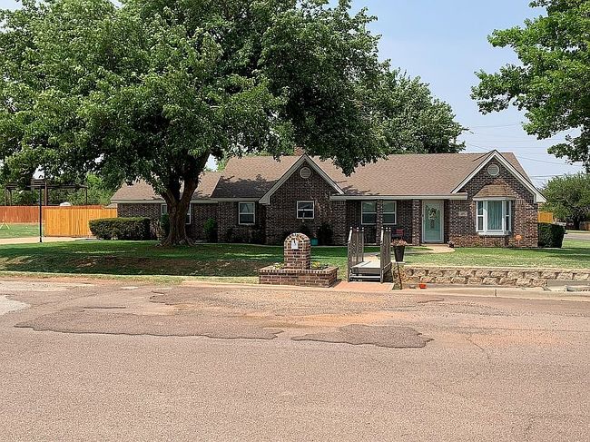 Photo of 800 Bobcat Ln Nw, Childress, TX