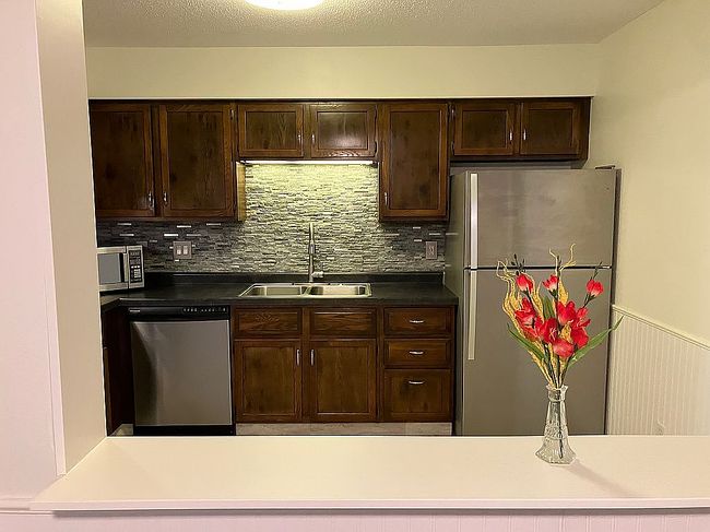 Additional photo 1 of property located at 2004 W 4th Ave Apt 6