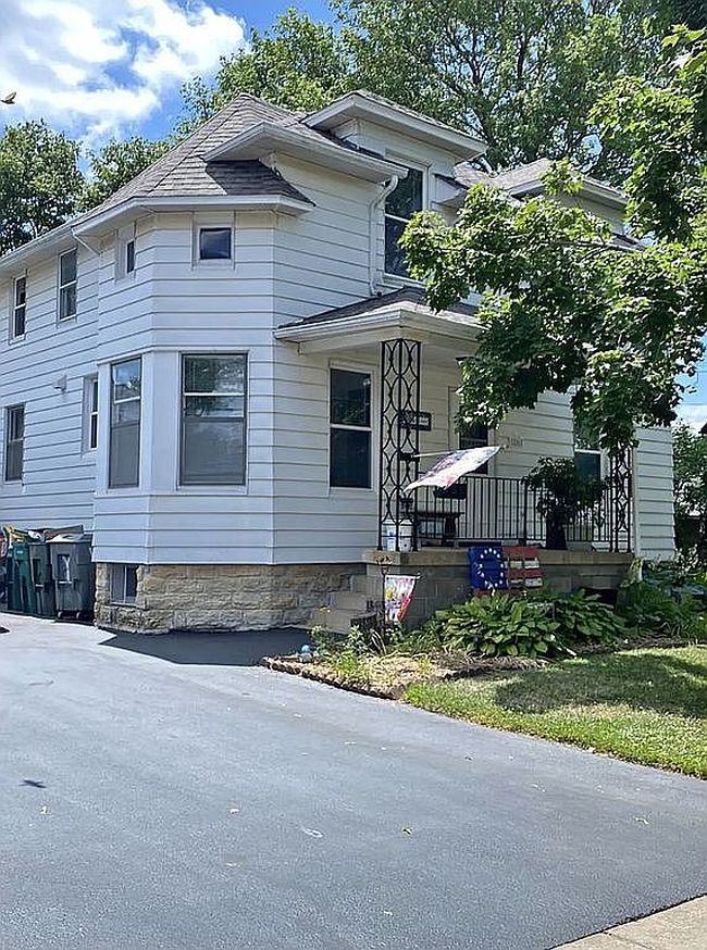 Photo of 250 Edward St, Sycamore, IL