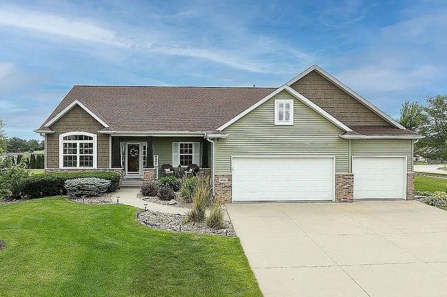 6702 Country Ridge Dr Nw, Palo, IA