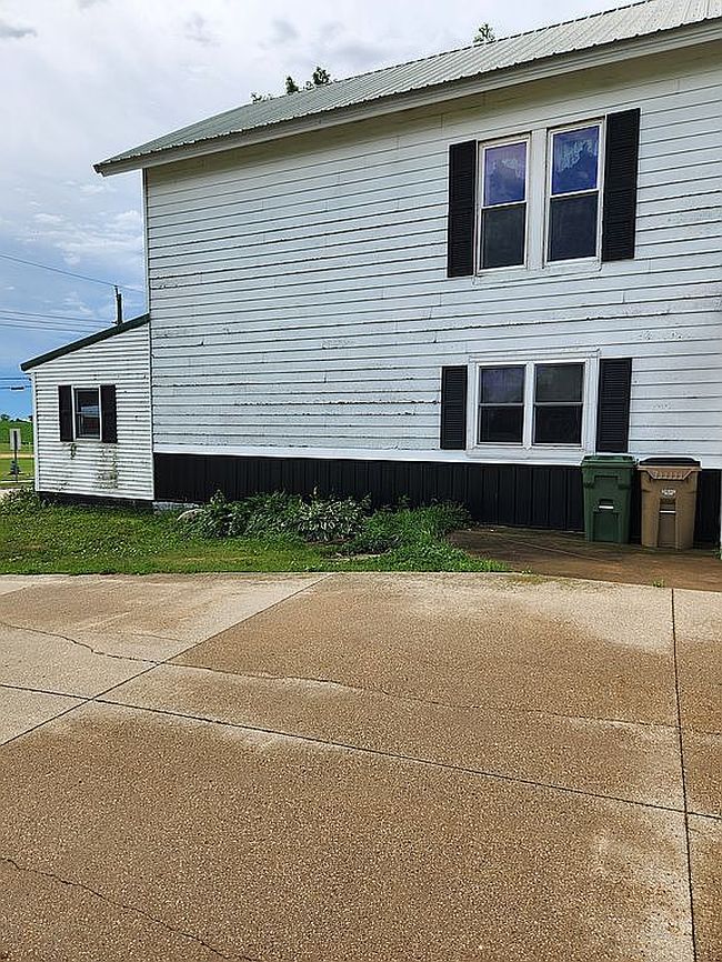 Photo of 211 S Front St, Greeley, IA