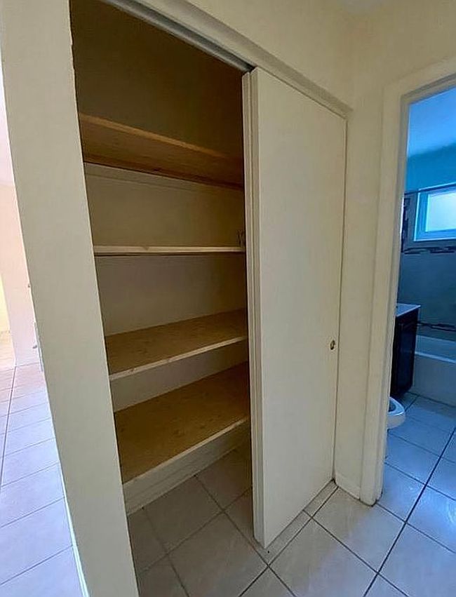 Image of 935 Bignonia Rd