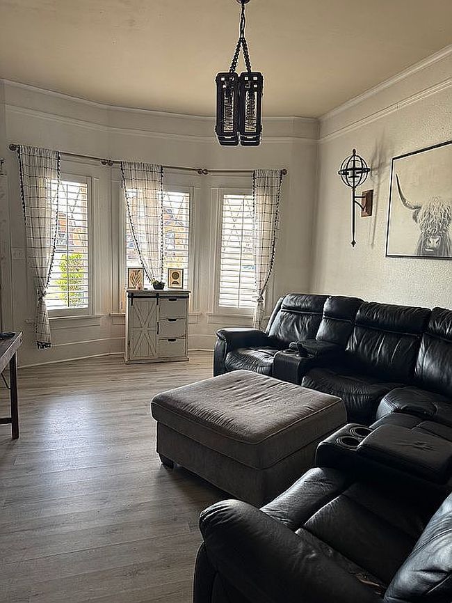 Additional photo 2 of property located at 205 3rd St Se