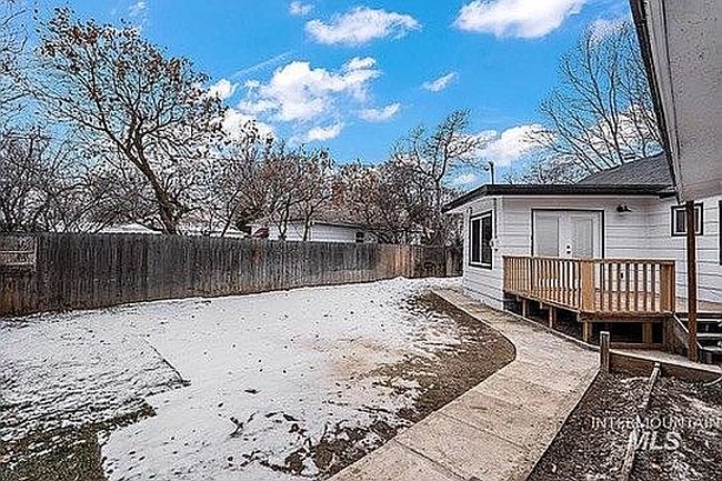 Image of 1 W Juniper St