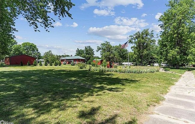 Photo of 520 State St, Farmington, IA